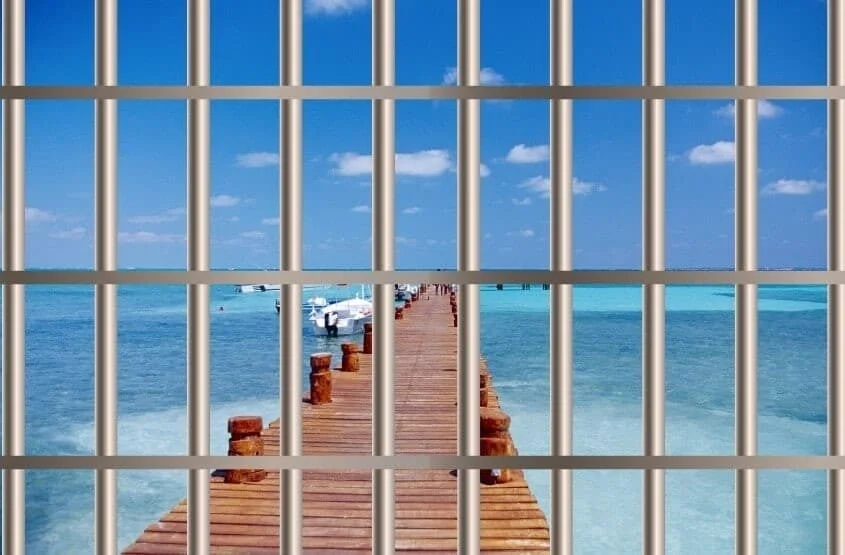 can felons go to mexico